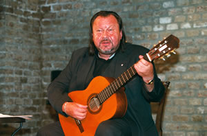 XX. Polnische Kulturtage in Österreich 2011: Konzert Don Giuseppe (Józef Ślazyk), Poet, Liedermacher und Pfarrer aus Leofreni di Pescorocchiano (Italien)